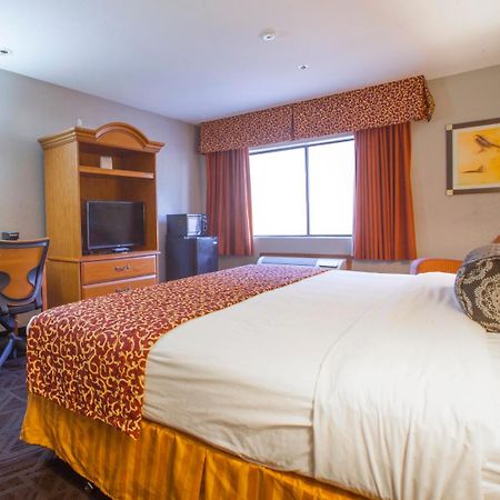 Ramada By Wyndham Barstow Hotel Exterior photo