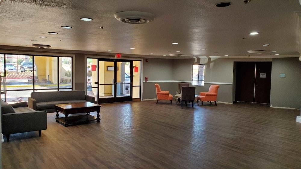 Ramada By Wyndham Barstow Hotel Exterior photo